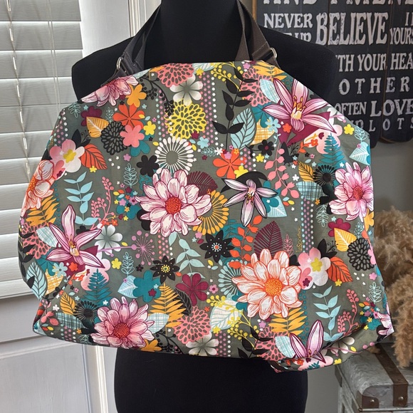 Lesportsac Handbags - Vintage LeSportsac Duffle Bag